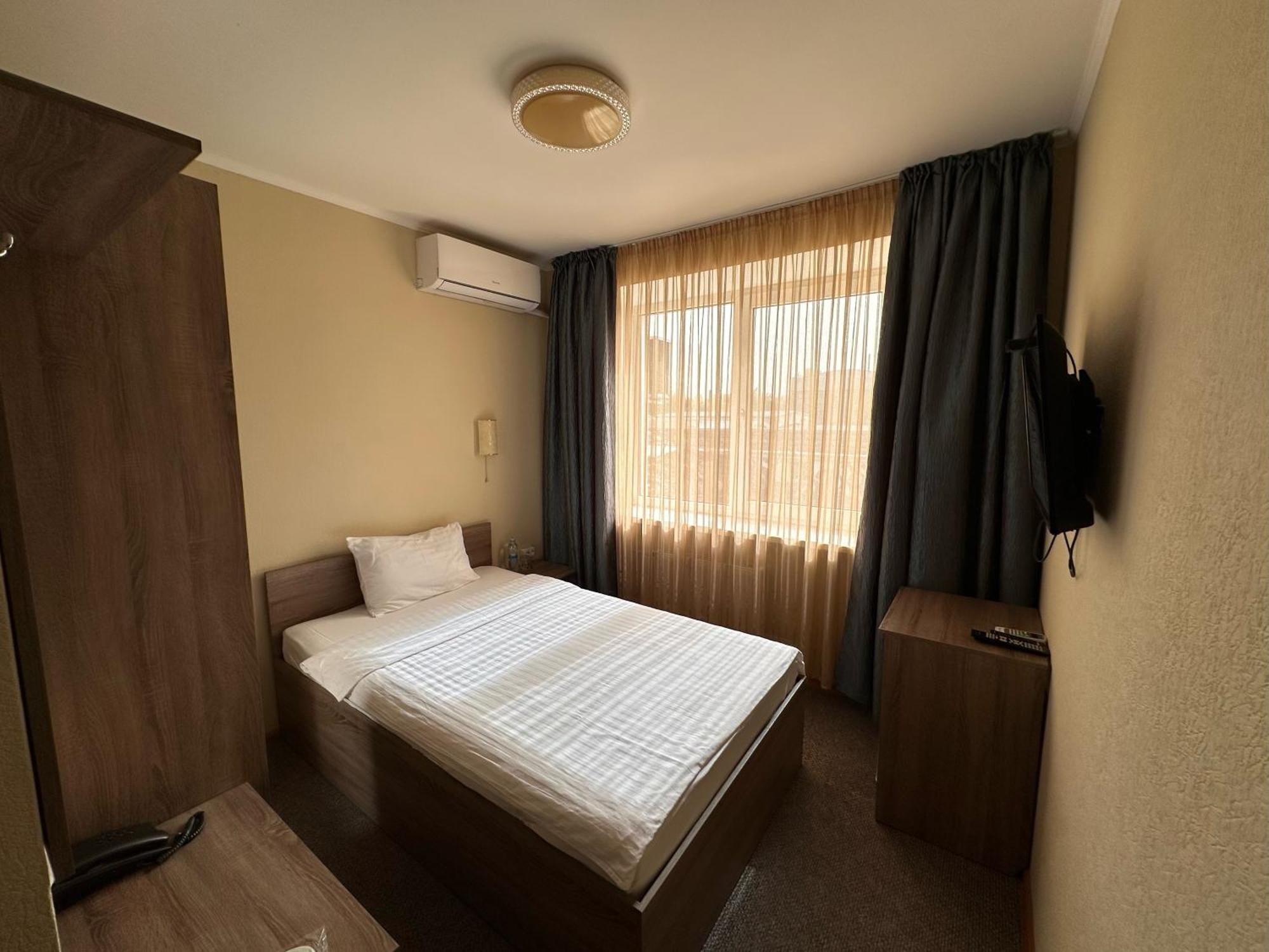 Yavir Otel Poltava Dış mekan fotoğraf